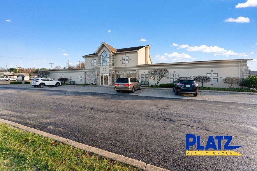 7250 West Blvd, Youngstown, OH à louer - Photo de l’immeuble – Image 1 sur 11