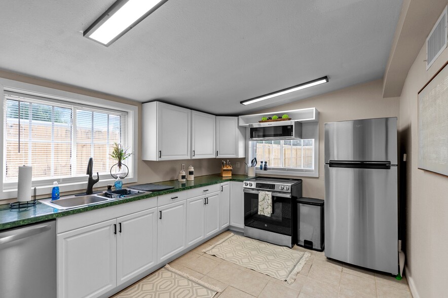 114 Hodges Ave, Washington, NC à vendre - Photo de l’immeuble – Image 3 sur 7