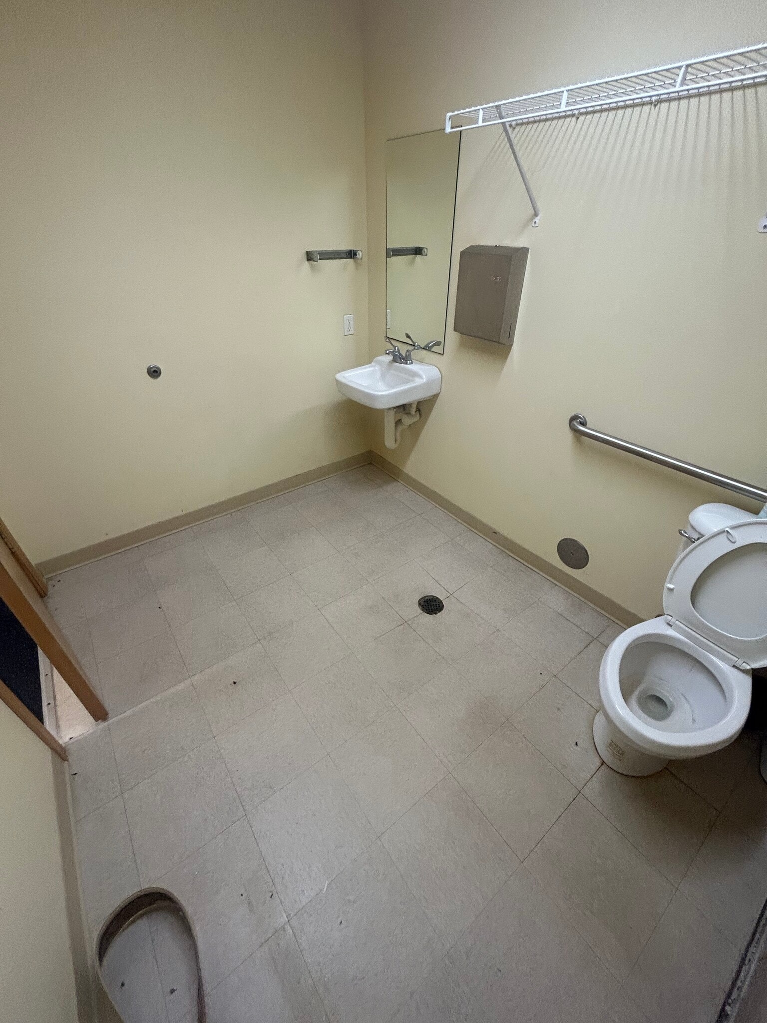3800 Osborne Dr W, Hastings, NE à louer Photo intérieure– Image 1 sur 5