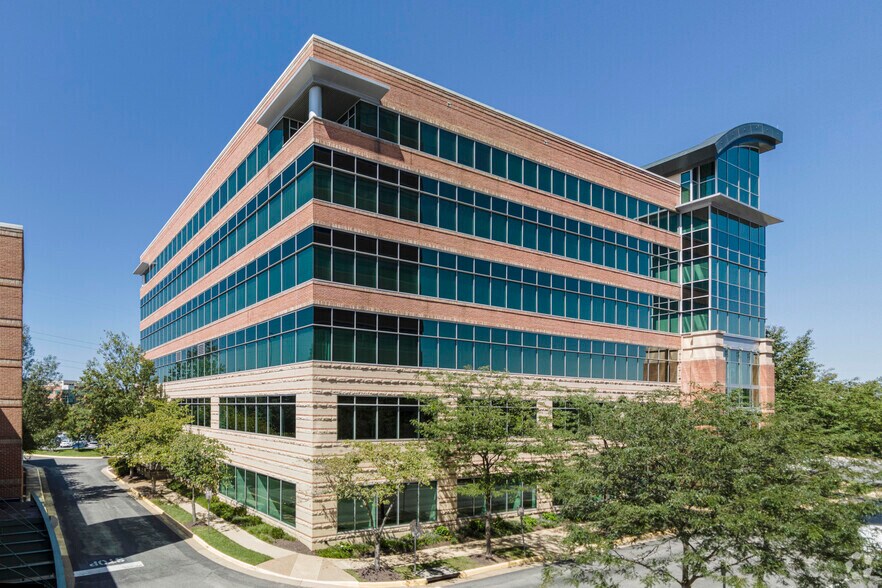 6359 Walker Ln, Alexandria, VA à louer - Photo de l’immeuble – Image 2 sur 18