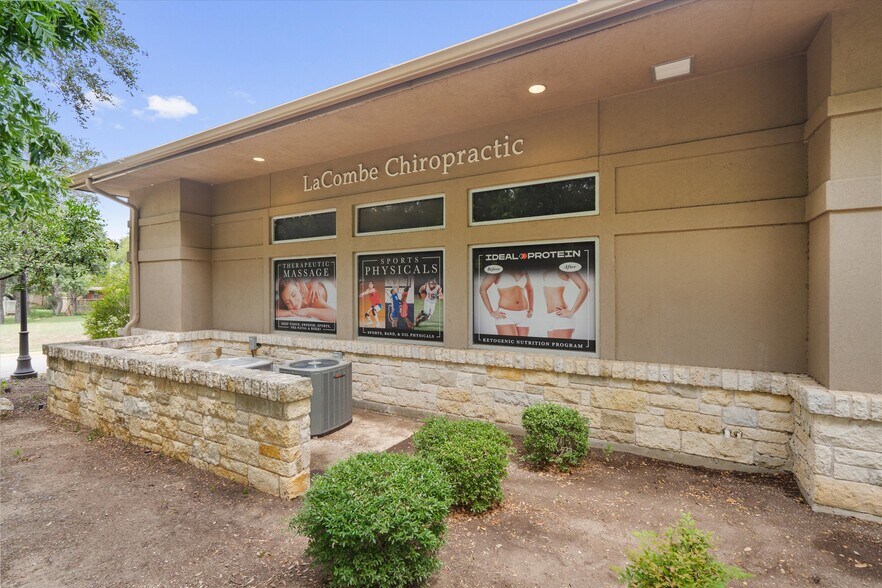 3401 Royal Vista Blvd, Round Rock, TX à louer - Photo de l’immeuble – Image 2 sur 9