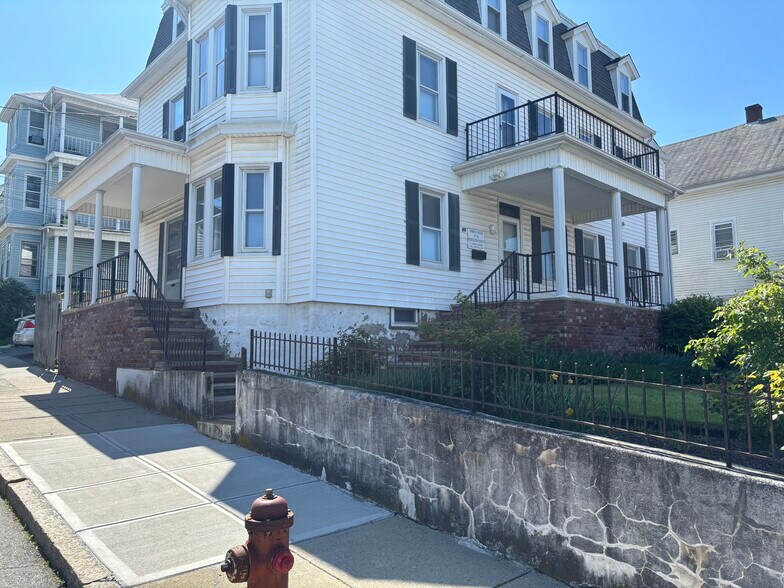 85 Park St, Fall River, MA à vendre - Photo principale – Image 1 sur 5