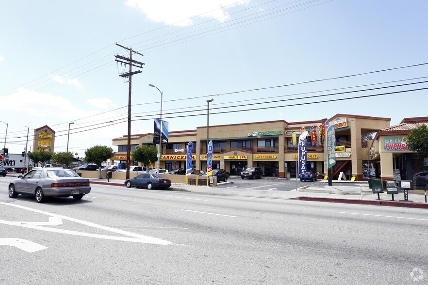 8925 Sepulveda Blvd, North Hills, CA à louer - Photo principale – Image 1 sur 4