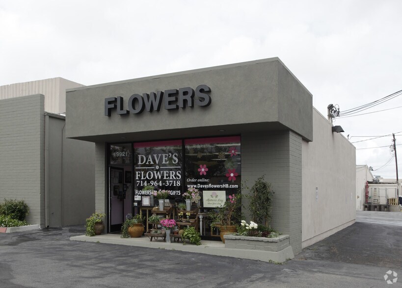 8831-8961 Adams Ave, Huntington Beach, CA à louer - Photo principale – Image 3 sur 7