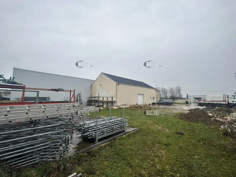 Industriel/Logistique dans Guignes à louer - Photo de l’immeuble – Image 1 sur 16