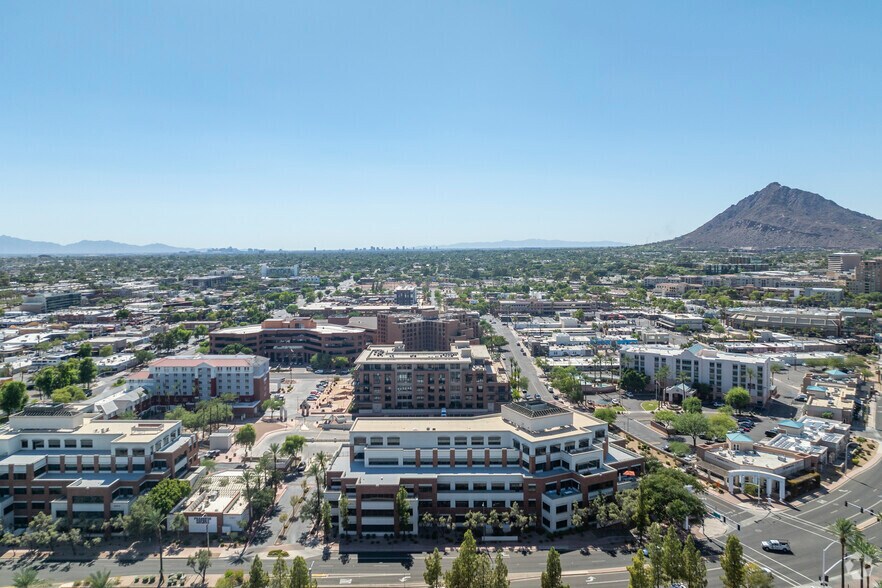 4250 N Drinkwater Blvd, Scottsdale, AZ à louer - Aérien – Image 2 sur 5