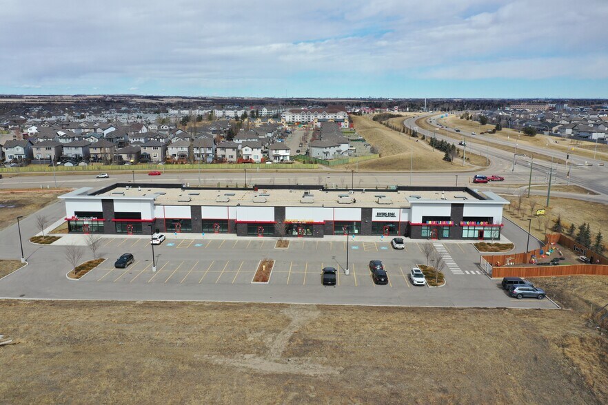 9301 Wilshire Blvd, Fort Saskatchewan, AB à louer - Photo de l’immeuble – Image 3 sur 6