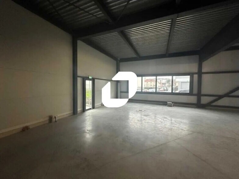 Bureau dans Montmagny à louer - Photo intérieure – Image 3 sur 9