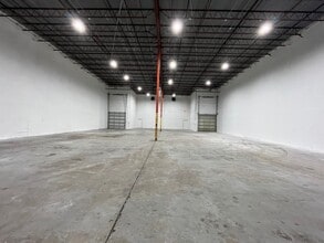 2696 NW 31st Ave, Lauderdale Lakes, FL à louer Photo intérieure– Image 2 sur 7