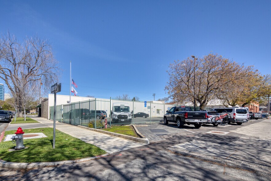 1801-1811 9th St, Sacramento, CA à vendre - Photo de l’immeuble – Image 3 sur 5