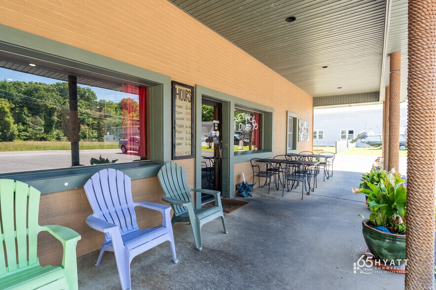 1466 Snug Harbor Rd, Shady Side, MD à vendre - Photo de l’immeuble – Image 3 sur 20