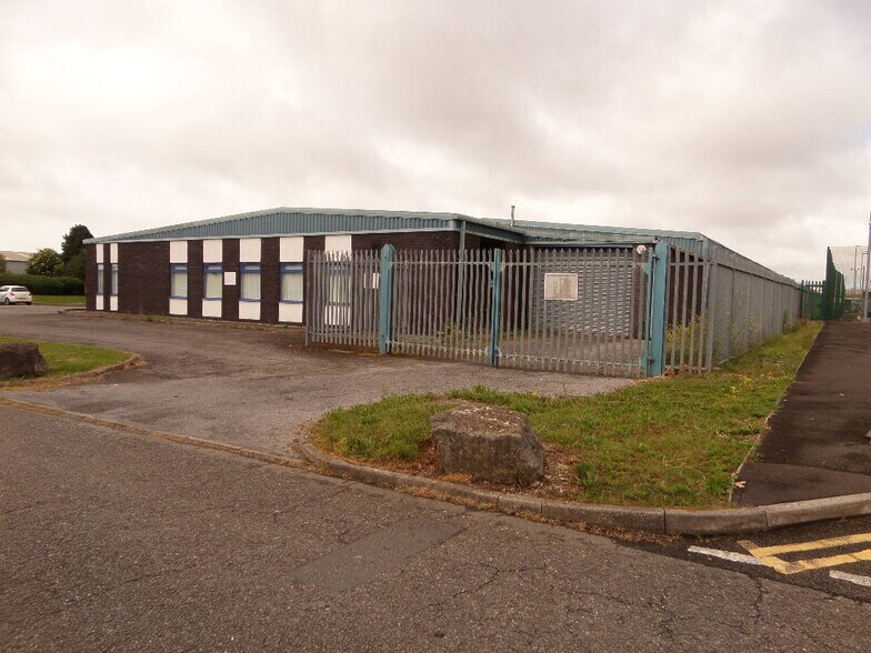 Western Ave, Bridgend à louer - Photo de l’immeuble – Image 1 sur 2