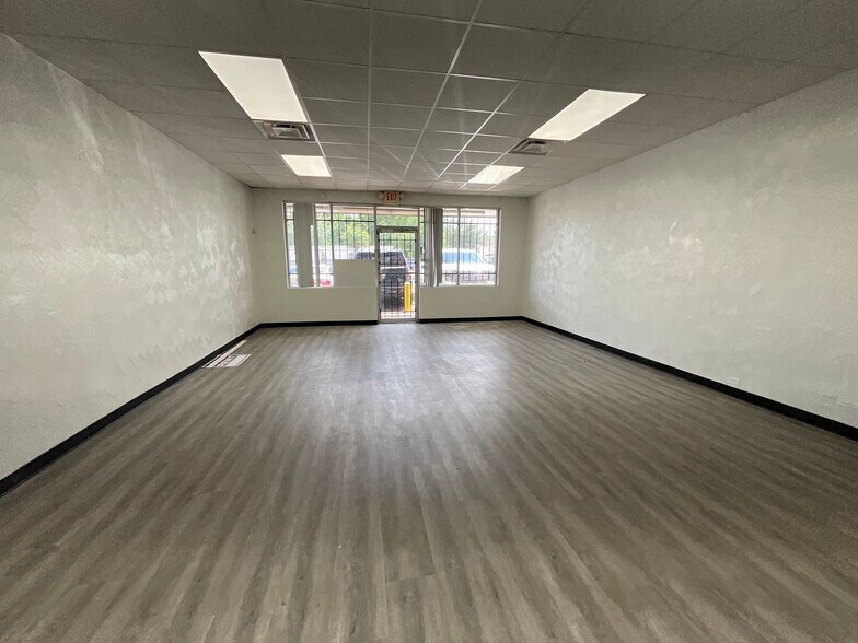 6515 Tidwell Rd, Houston, TX à louer - Photo de l’immeuble – Image 3 sur 8