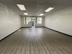 6515 Tidwell Rd, Houston, TX à louer Photo de l’immeuble– Image 2 sur 2