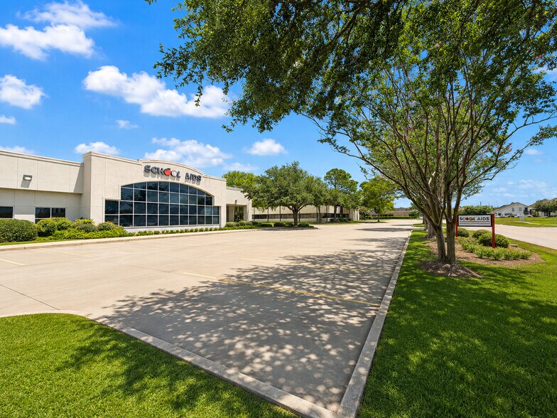 9335 Interline Ave, Baton Rouge, LA à louer - Photo de l’immeuble – Image 2 sur 30