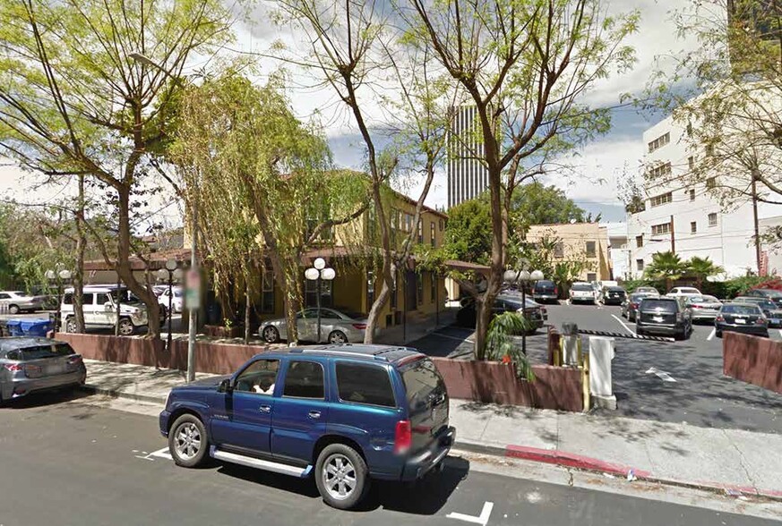 731 S Curson Ave, Los Angeles, CA à vendre - Photo de l’immeuble – Image 2 sur 4