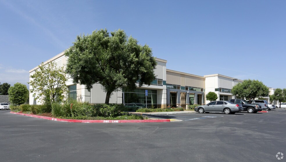 9300 Santa Anita Ave, Rancho Cucamonga, CA à louer - Photo de l’immeuble – Image 2 sur 3