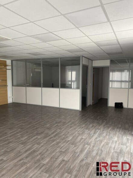 Bureau dans Aubagne à louer - Photo intérieure – Image 2 sur 5