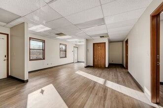 25500 SE Stark St, Gresham, OR à louer Hall d’entrée– Image 2 sur 11