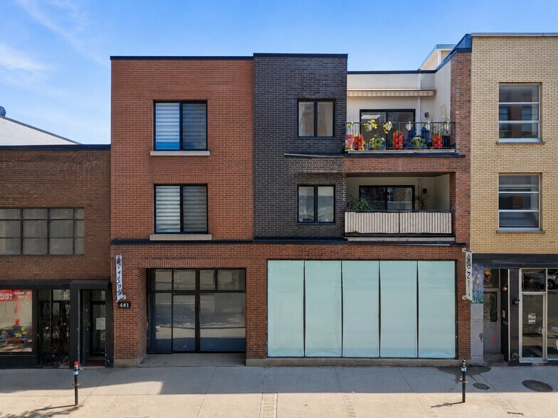 4441 Boul Saint-Laurent, Montréal, QC à vendre - Photo de l’immeuble – Image 2 sur 6