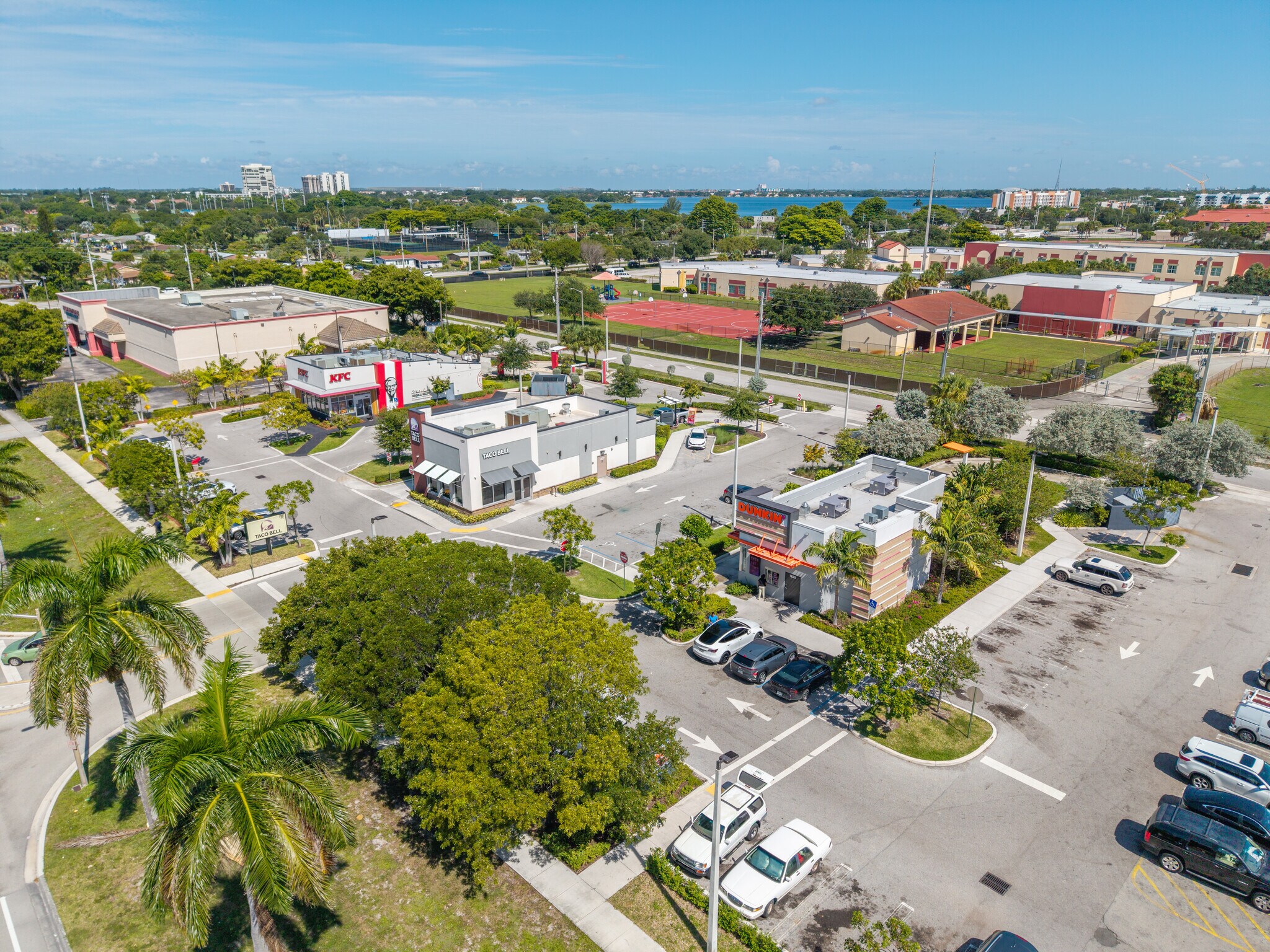 1225 Palm Beach Lakes Blvd, West Palm Beach, FL à vendre Photo de l’immeuble– Image 1 sur 15