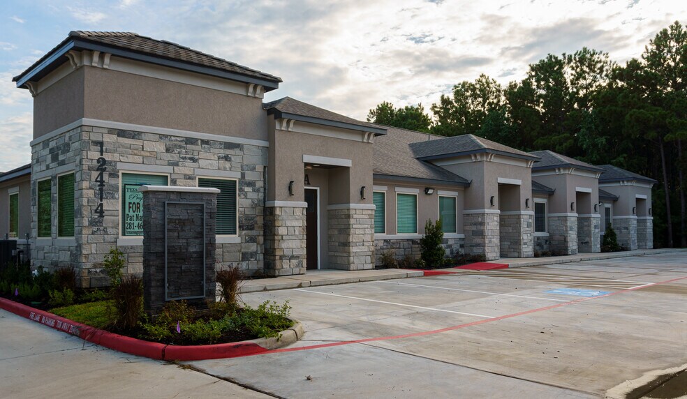 12406 Spring Cypress Rd, Tomball, TX à louer - Photo de l’immeuble – Image 2 sur 7