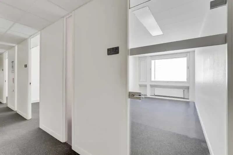 Bureau dans Lyon à vendre - Photo de l’immeuble – Image 3 sur 13