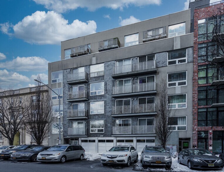 21-25 Montrose Ave, Brooklyn, NY à vendre - Photo de l’immeuble – Image 1 sur 10