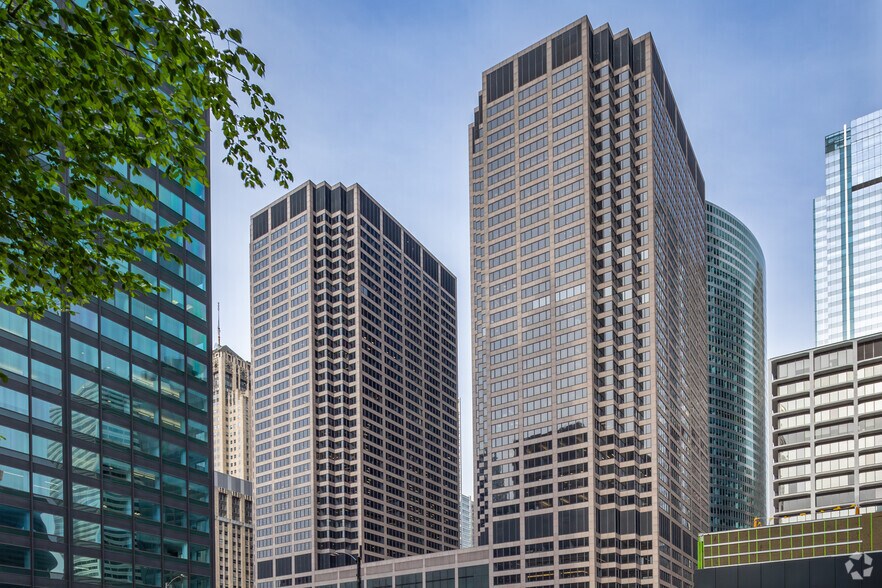 30 S Wacker Dr, Chicago, IL à louer - Photo de l’immeuble – Image 2 sur 18