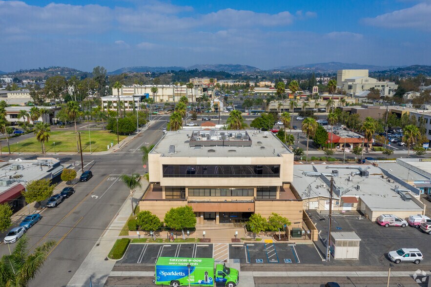 355 W Grand Ave, Escondido, CA à louer - Aérien – Image 3 sur 5