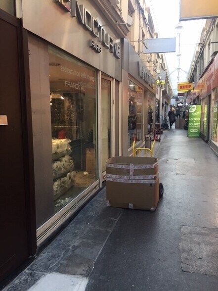 Local commercial dans Paris à louer - Photo de l’immeuble – Image 3 sur 3