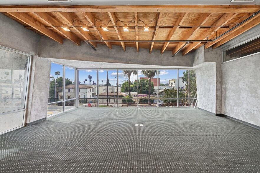 6735 Selma Ave, Hollywood, CA à vendre - Photo de l’immeuble – Image 2 sur 10