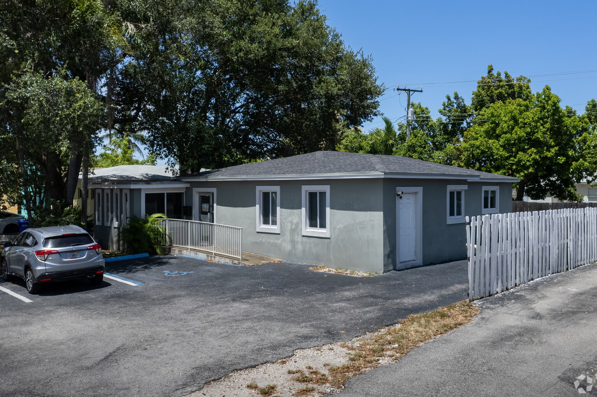 17021 NE 6th Ave, North Miami Beach, FL à vendre Photo principale– Image 1 sur 6
