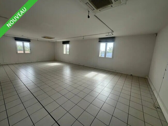 Plus de détails pour Bureau à vendre