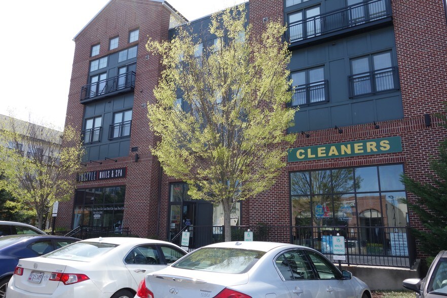 5579 Vincent Gate Ter, Alexandria, VA à louer - Photo de l’immeuble – Image 3 sur 3