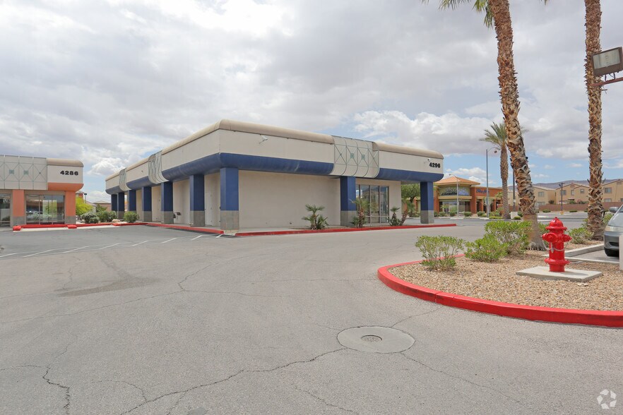 4296 S Durango Dr, Las Vegas, NV à vendre - Photo de l’immeuble – Image 3 sur 4