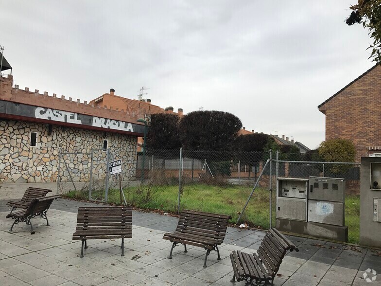 Calle Rosalía Castro, 3, San Fernando de Henares, Madrid à vendre - Photo de l’immeuble – Image 2 sur 2