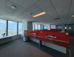 333 SE 2nd Ave, Miami, FL à louer Photo intérieure– Image 1 sur 3