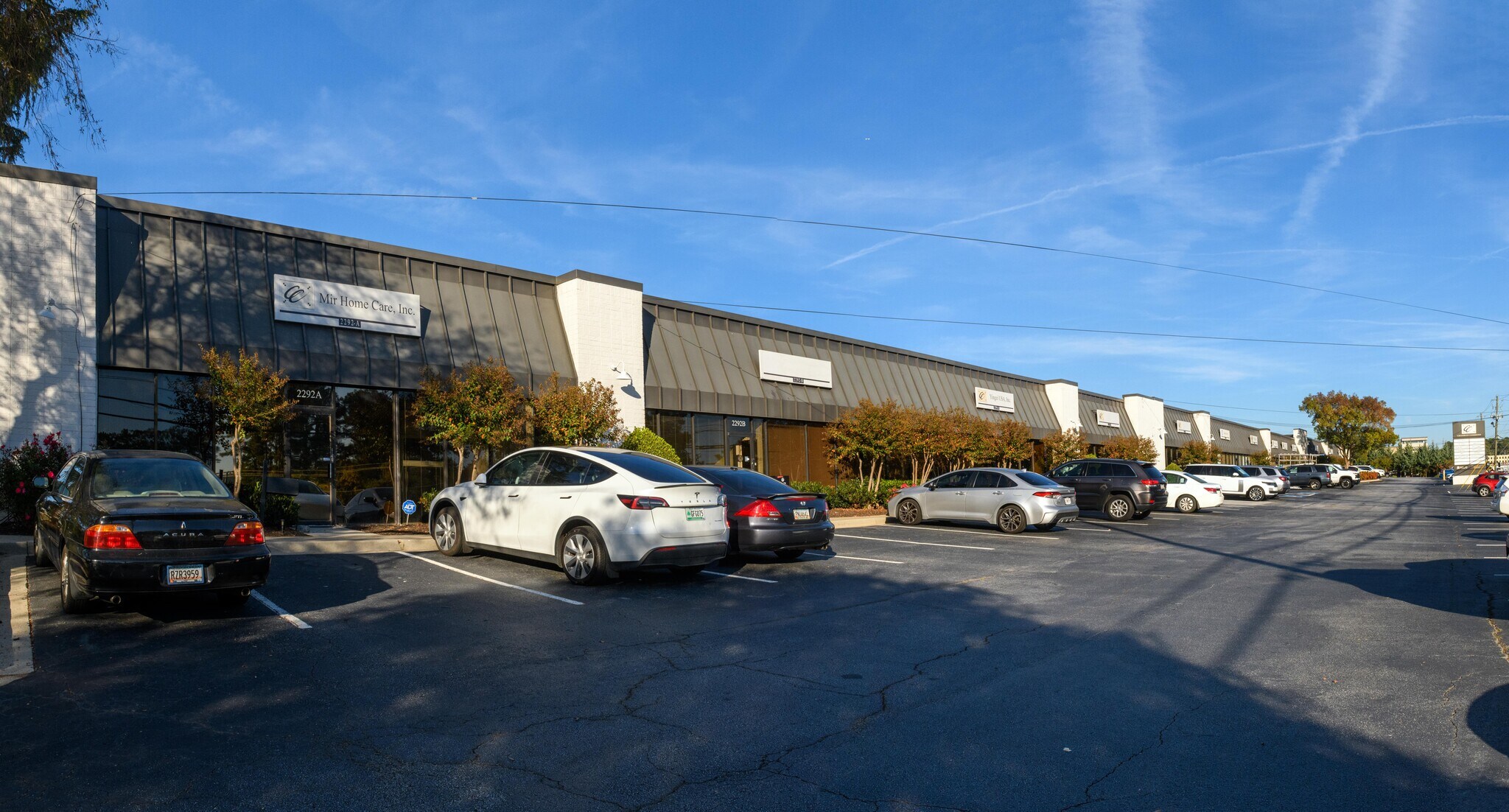 2292-2384 Chamblee Tucker Rd, Chamblee, GA à louer Photo principale– Image 1 sur 5