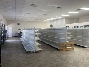 5050 Sunbeam Rd, Jacksonville, FL à louer Photo intérieure– Image 1 sur 6