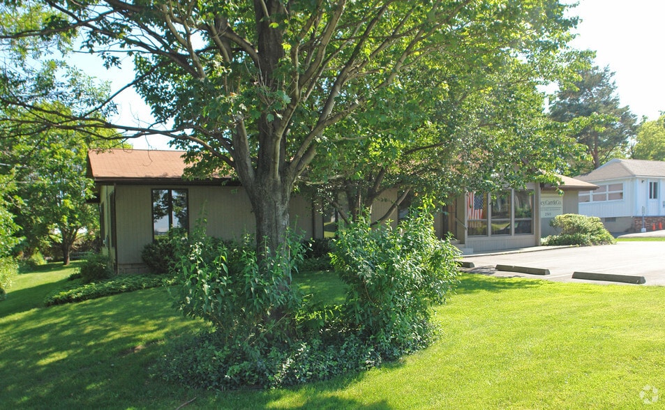 2565 Brighton Henrietta Town L Rd, Rochester, NY à vendre - Photo de l’immeuble – Image 2 sur 2