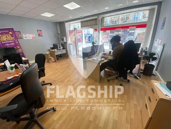 Plus de détails pour Local commercial à louer