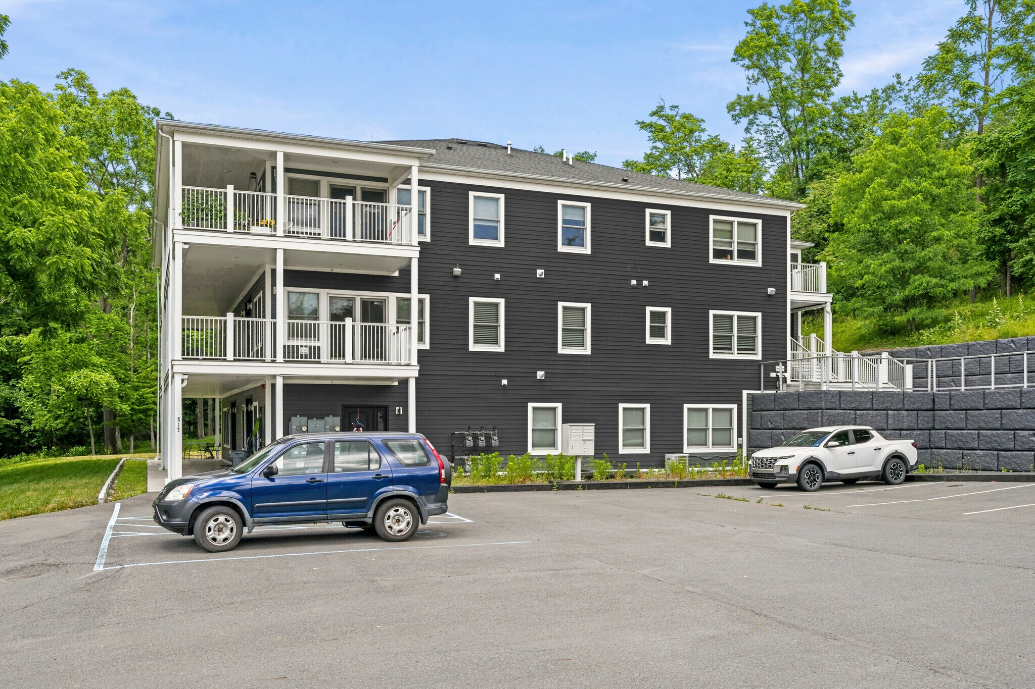 812 Broad St, Milford, PA à vendre Photo principale– Image 1 sur 39