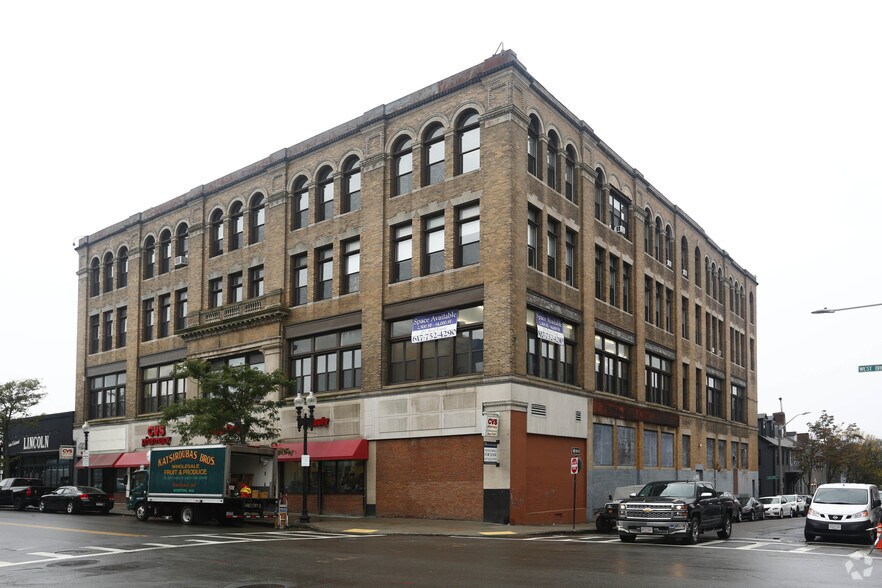 423 W Broadway, South Boston, MA à louer - Photo principale – Image 1 sur 70