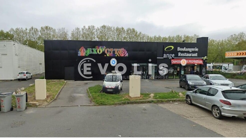 Local commercial dans Savigny-le-Temple à vendre - Photo de l’immeuble – Image 1 sur 1