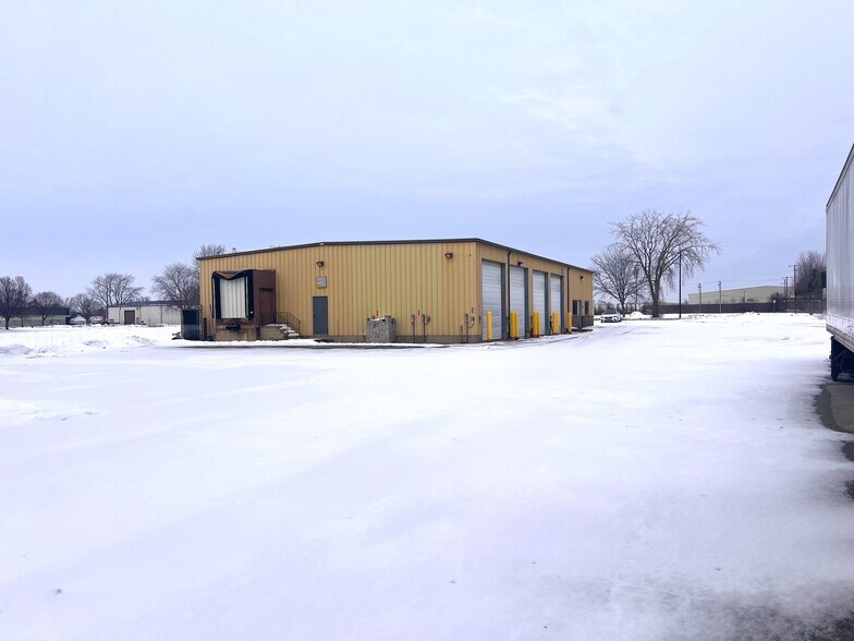 1001 Geneva St, Shorewood, IL à vendre - Photo de l’immeuble – Image 2 sur 13