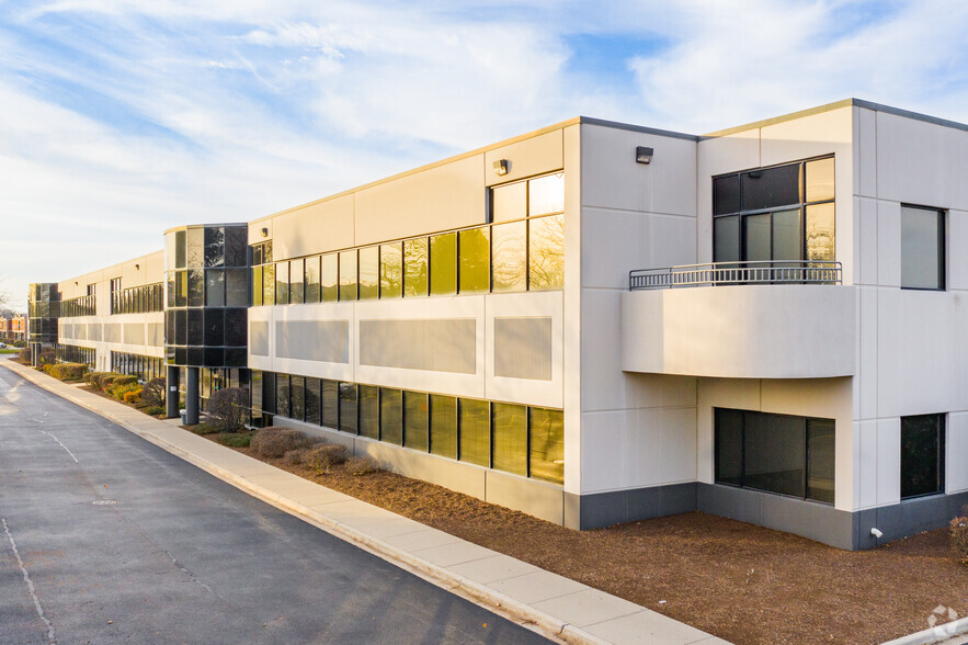 100-130 Lakeview Pky, Vernon Hills, IL à louer - Photo de l’immeuble – Image 1 sur 9