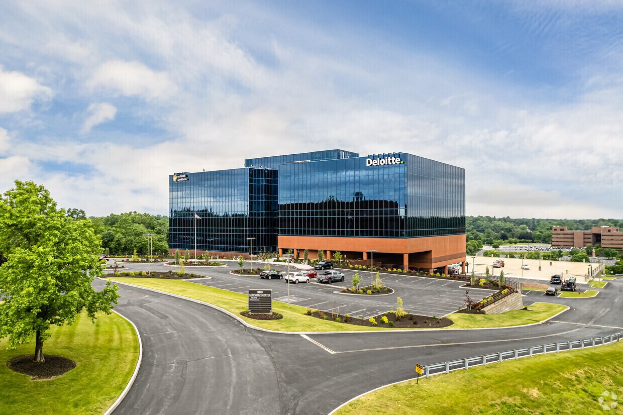 150 Corporate Center Dr, Camp Hill, PA à louer Photo principale– Image 1 sur 48