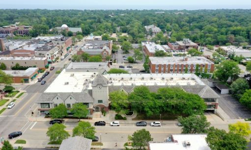 225 E Deerpath, Lake Forest, IL à louer - Photo de l’immeuble – Image 1 sur 8