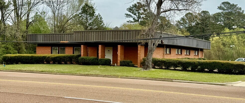 1814 Hospital Dr, Jackson, MS à vendre - Photo principale – Image 1 sur 15